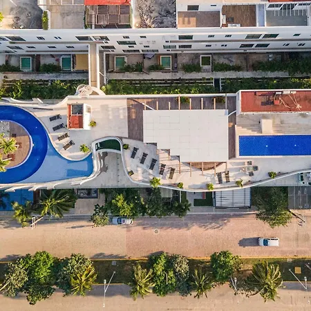 Modern Condo 200M From Beach & 5Th Ave